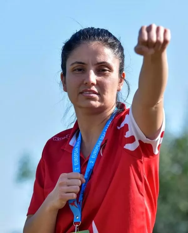 Oğlu için tatamide rakip tanımıyor Oğlu için tatamide rakip tanımıyor