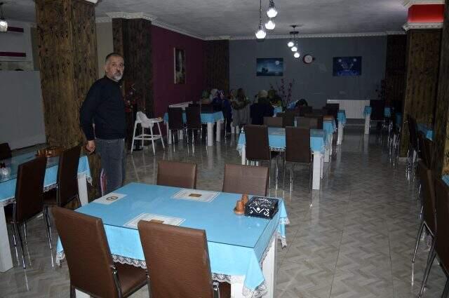 Öğretmen kızına destek olmak için geldiği Ağrı'da iş yeri açtı