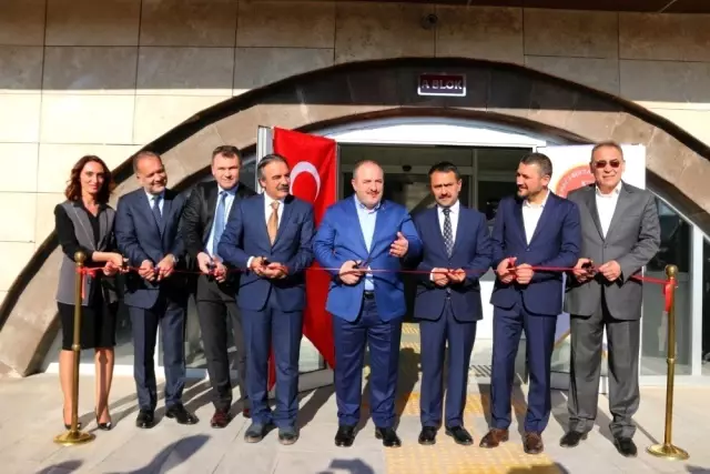 Sanayi ve Teknoloji Bakanı Varank: 84 teknoparkımızda 50 binden fazla araştırmacı çalışıyor