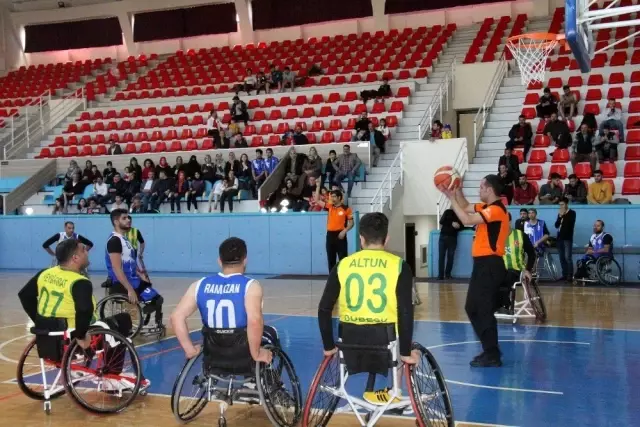 Şanlıurfa'ya basket yağdırdı Şanlıurfa'ya basket yağdırdı
