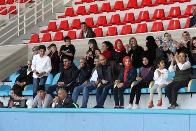 Şanlıurfa'ya basket yağdırdı Şanlıurfa'ya basket yağdırdı