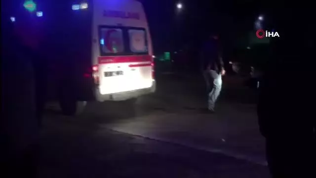 Tırla otomobil çarpıştı: 5 yaralı Tırla otomobil çarpıştı: 5 yaralı