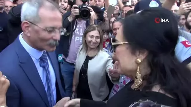 Türkan Şoray'ın onur konuğu olduğu 'Şahmeran' etkinliği sona erdi Türkan Şoray'ın onur konuğu olduğu 'Şahmeran' etkinliği sona erdi