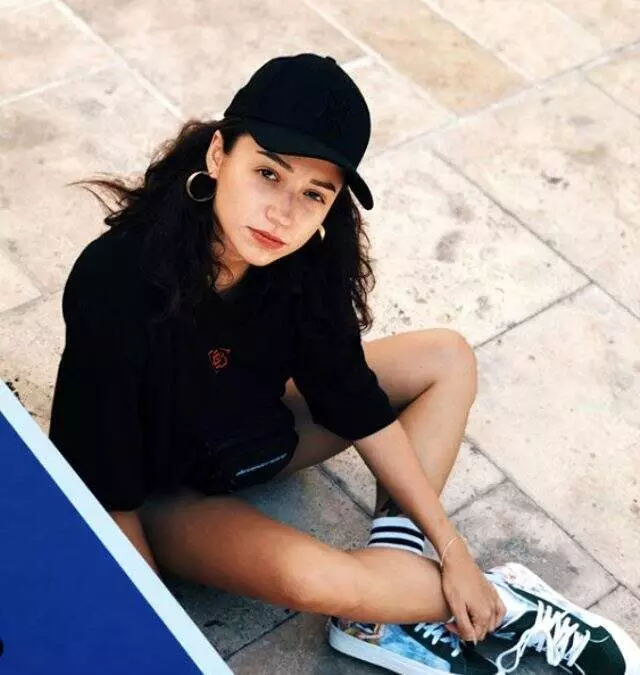 Zeynep Bastık, sevgilisi Tolga Akış ile evleniyor