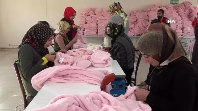 460 kişi, ilçede açılan tekstil atölyeleriyle iş sahibi oldu 460 kişi, ilçede açılan tekstil atölyeleriyle iş sahibi oldu