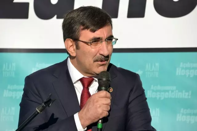 460 kişi, ilçede açılan tekstil atölyeleriyle iş sahibi oldu 460 kişi, ilçede açılan tekstil atölyeleriyle iş sahibi oldu