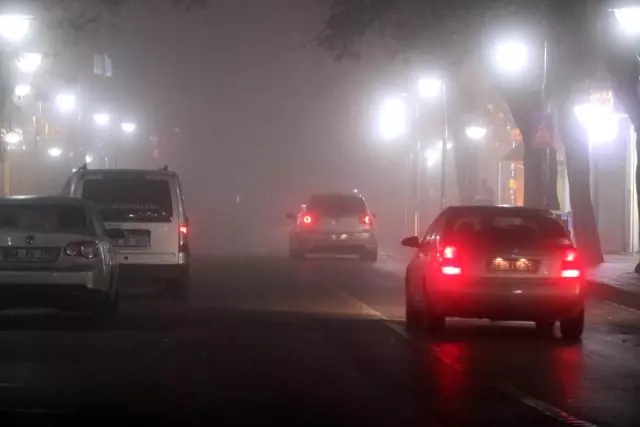 Aksaray'da yoğun sis trafiği olumsuz etkiliyor