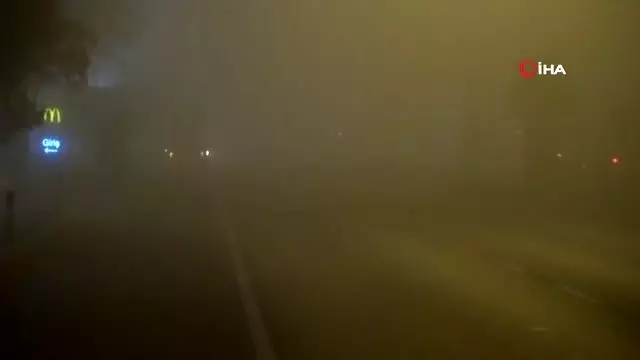 Aksaray'da yoğun sis trafiği olumsuz etkiliyor Aksaray'da yoğun sis trafiği olumsuz etkiliyor