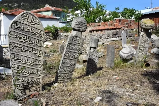 Aliağa, tarihi ve doğal güzellikleriyle ilgi çekiyor Aliağa, tarihi ve doğal güzellikleriyle ilgi çekiyor
