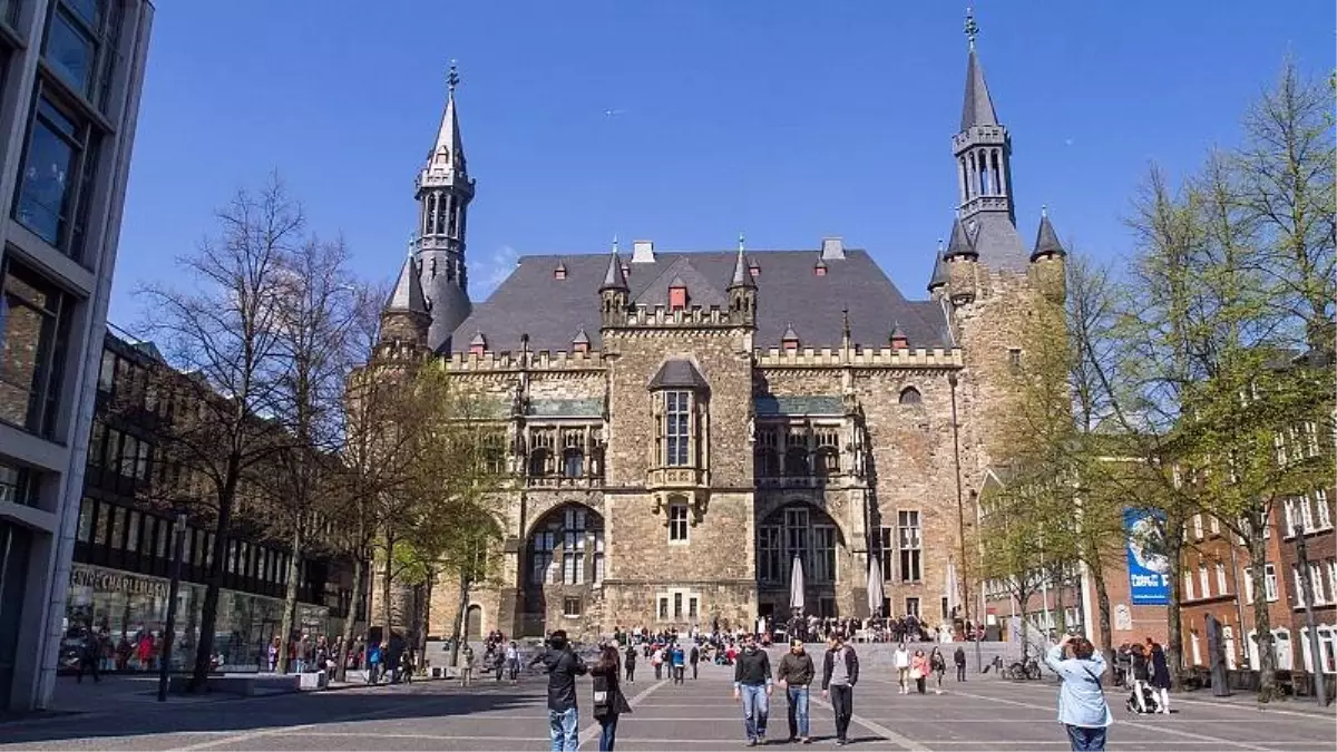 Almanya kapılarını nitelikli göçmenlere açtı: 'Burası Almanya-Geleceğini Keşfet'