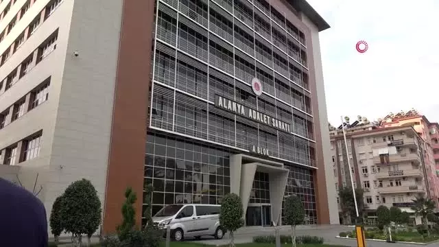 Ayşenur'un intiharına neden olan amcasının oğlu yakalandı Ayşenur'un intiharına neden olan amcasının oğlu yakalandı
