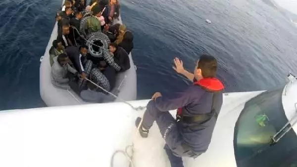 Bodrum'da 105 kaçak göçmen yakalandı Bodrum'da 105 kaçak göçmen yakalandı