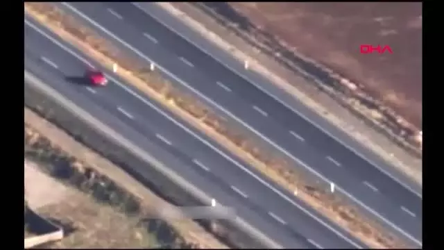 Gri listede aranan teröristin yakalanma anına ait görüntüler ortaya çıktı Gri listede aranan teröristin yakalanma anına ait görüntüler ortaya çıktı