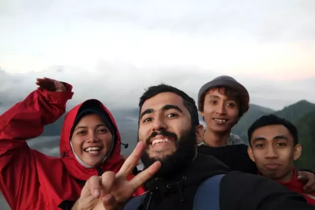 Dünyayı gezen Türk gezgin, edindiği bilgileri paylaşarak para kazanıyor Dünyayı gezen Türk gezgin, edindiği bilgileri paylaşarak para kazanıyor