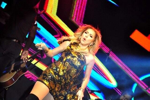 Hadise mayo elbise tartışmalarına son noktayı koydu: Salak değilim!