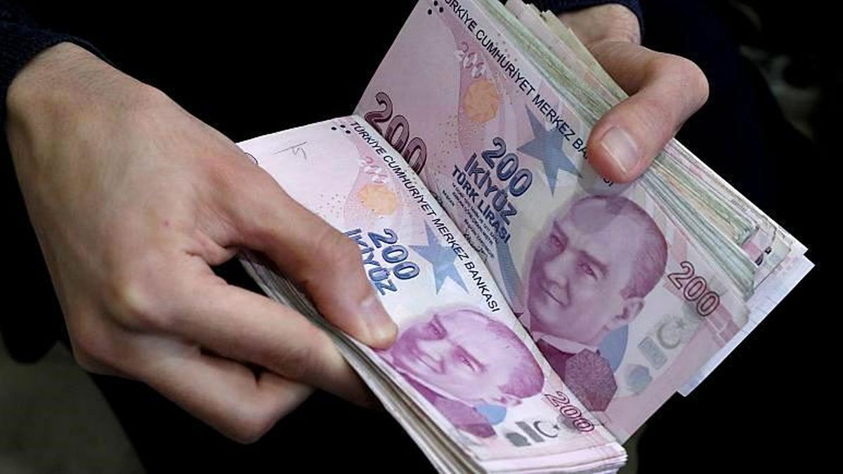 Hükümet, öğrenim kredisini ödeyemeyen 5 milyon genç için kolları sıvadı