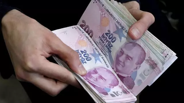 Hükümet, öğrenim kredisini ödeyemeyen 5 milyon genç için kolları sıvadı