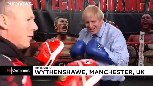 İngiltere Başbakanı Johnson erken seçim öncesi gücünü boks ringinde denedi