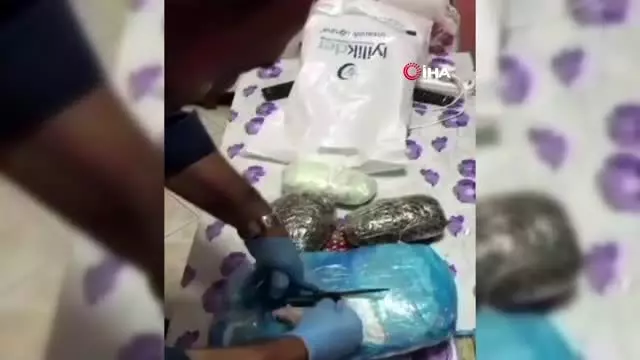 İstanbul'dan getirdikleri uyuşturucuyu Antalya'da piyasaya süremeden yakalandılar