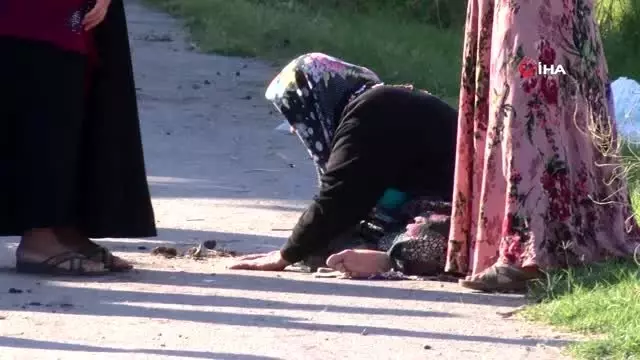 Kardeşini kazada kaybeden kız çocuğu 'Annesizlik böyle bir şey' diye ağladı Kardeşini kazada kaybeden kız çocuğu 'Annesizlik böyle bir şey' diye ağladı