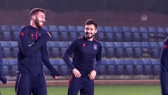 Medipol Başakşehir'de Galatasaray maçının hazırlıkları sürdü Medipol Başakşehir'de Galatasaray maçının hazırlıkları sürdü