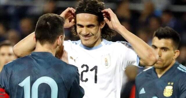 Messi ve Cavani hazırlık maçında birbirine girdi: Kavga etmeye var mısın?