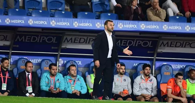 Okan Buruk'tan 'Galatasaray'ın başına geçecek misiniz' sorusuna net yanıt! Okan Buruk'tan 'Galatasaray'ın başına geçecek misiniz' sorusuna net yanıt!