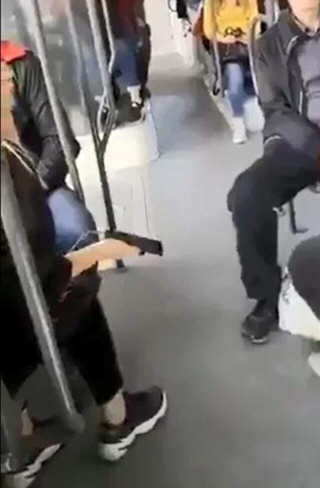 Otobüste genç kıza sözlü taciz: Karşımda oturma kalk, gözüm kayıyor
