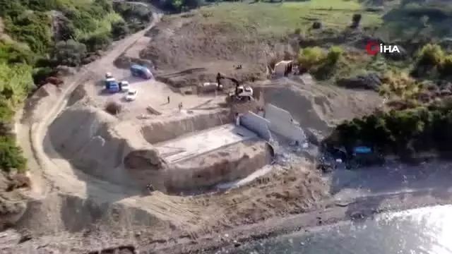 Sit alanına yapılan inşaatta yıkım başladı Sit alanına yapılan inşaatta yıkım başladı