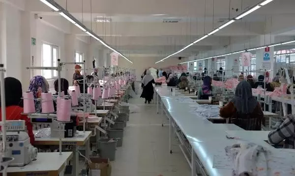Solhan'da 460 kadının istihdam edildiği 2 tekstil fabrikası açıldı