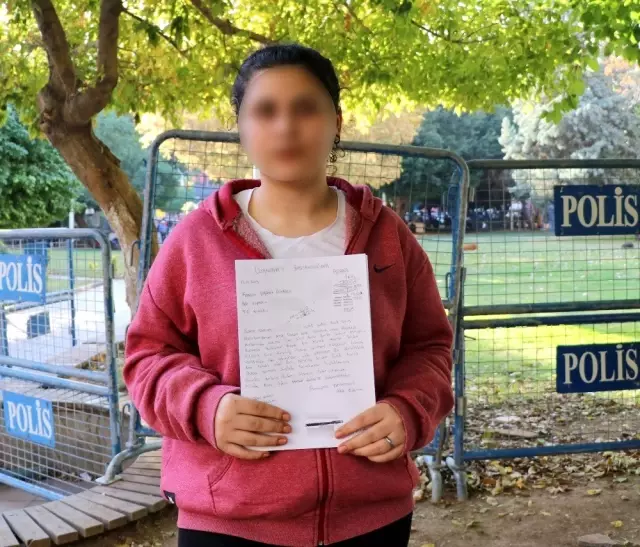 Tecavüz görüntüleriyle fuhuşa zorlanan kadın, yazışmaları delil olarak sundu Tecavüz görüntüleriyle fuhuşa zorlanan kadın, yazışmaları delil olarak sundu