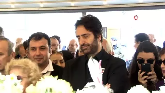 Usta tiyatrocu Yıldız Kenter son yolculuğuna uğurlandı.