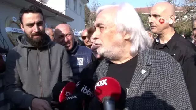 Usta tiyatrocu Yıldız Kenter son yolculuğuna uğurlandı Usta tiyatrocu Yıldız Kenter son yolculuğuna uğurlandı