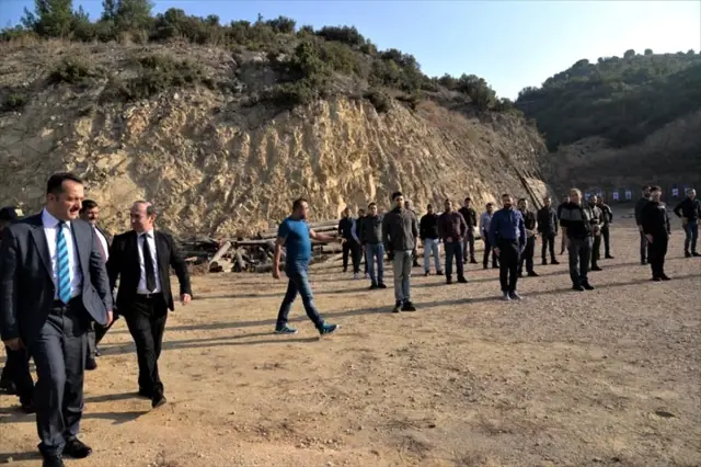 Vali Şentürk'ten, Çevik Kuvvet ve Bölge Trafik ekiplerine ziyaret Vali Şentürk'ten, Çevik Kuvvet ve Bölge Trafik ekiplerine ziyaret