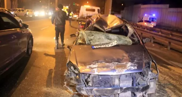 Vatan Caddesi'nde kontrolden çıkan otomobil takla attı: 2'si ağır 3 kişi yaralandı