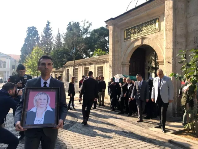 Yaşar Büyükanıt, eşinin cenazesine katılamadı Yaşar Büyükanıt, eşinin cenazesine katılamadı