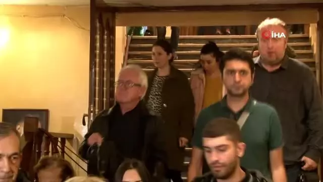 Yıldız Kenter için Kenter Tiyatrosu'nda tören düzenlendi Yıldız Kenter için Kenter Tiyatrosu'nda tören düzenlendi