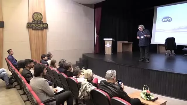 Yönetmen, oyuncu ve senarist Müfit Can Saçıntı: 'Bizden önceki ustaların eserlerini okumalıyız'