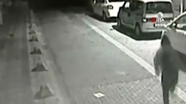 Zeytinburnu'nda sokak ortasında silahlı çatışma kamerada