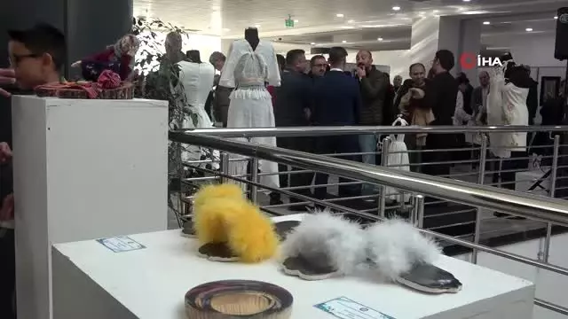 1. Uluslararası Zanaattan Sanata Jürili Karma Sergisi Uşak'ta açıldı 1. Uluslararası Zanaattan Sanata Jürili Karma Sergisi Uşak'ta açıldı