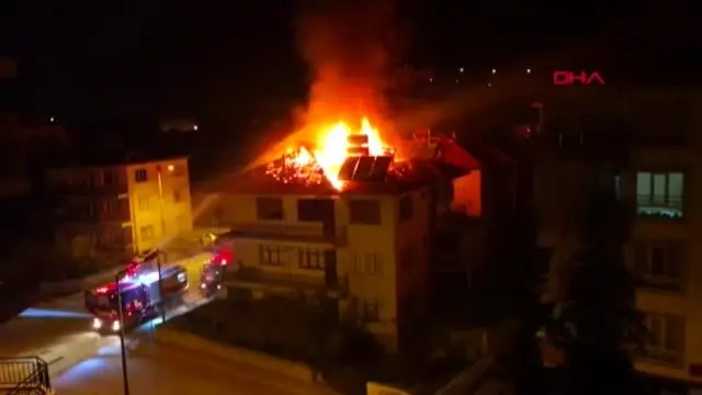 3 katlı binanın çatısı yandı 3 katlı binanın çatısı yandı