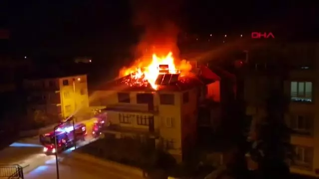 3 katlı binanın çatısı yandı 3 katlı binanın çatısı yandı
