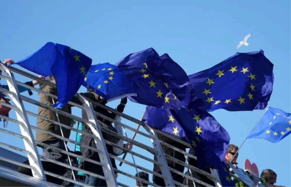 AB'den 8 ülkeye taslak bütçe uyarısı