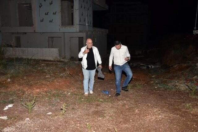Alacaklısının kabus yaşattığı emlakçı, iç çamaşırıyla gittiği dükkanda yardım istedi