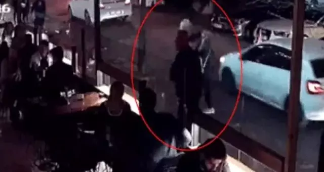 Beşiktaş'ta başörtülü öğretmene yumrukla saldıran kadın gözaltına alındı