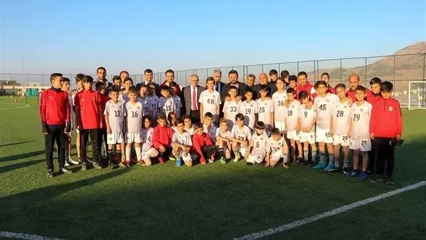 Bülent Uygun ve Osman Çakmak'tan Yerköy Futbol Akademisi'ne ziyaret!