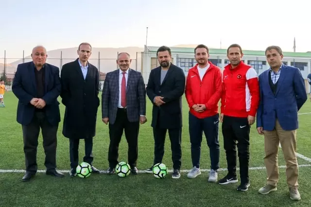 Bülent Uygun, Yerköy Futbol Akademisini ziyaret etti