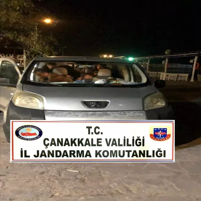 Çanakkale'de 43 düzensiz göçmen yakalandı Çanakkale'de 43 düzensiz göçmen yakalandı