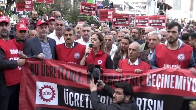 Çerkezoğlu: 'EYT'li arkadaşlarımızla omuz omuza olduk' Çerkezoğlu: 'EYT'li arkadaşlarımızla omuz omuza olduk'