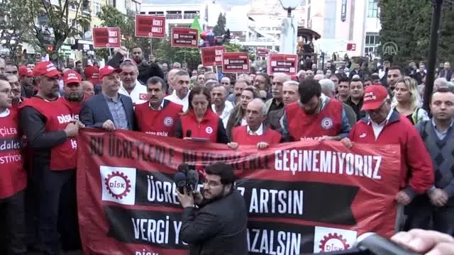 Çerkezoğlu: 'EYT'li arkadaşlarımızla omuz omuza olduk' Çerkezoğlu: 'EYT'li arkadaşlarımızla omuz omuza olduk'